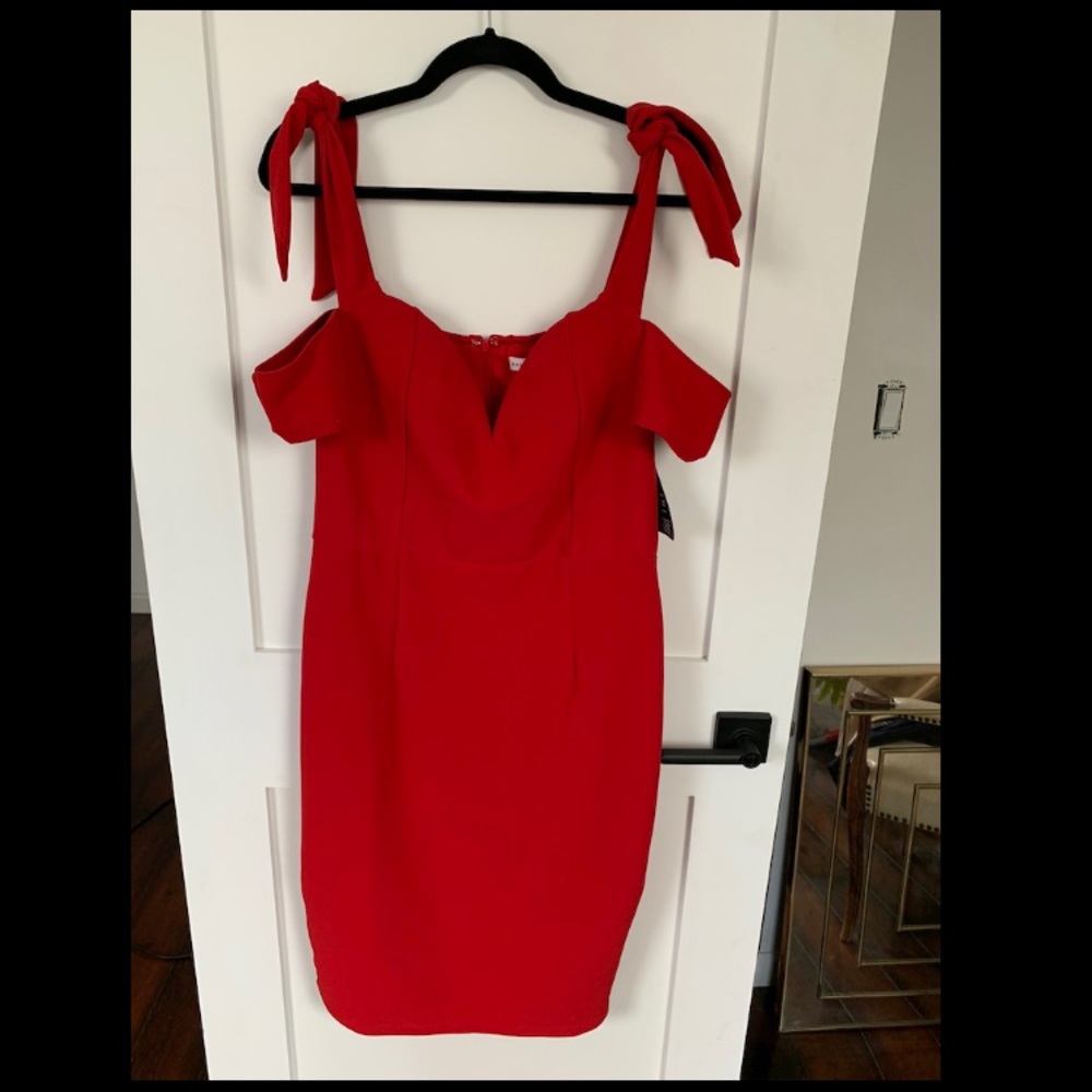 Sweetheart Neckline Dress with Tied Shoulder